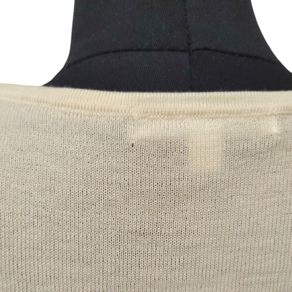 Uniqlo Cream Short Sleeve Sweater - Picture 7 of 7